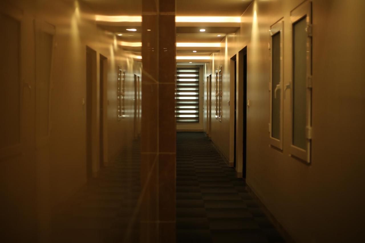 Отель L. R Residency Канчипурам Экстерьер фото